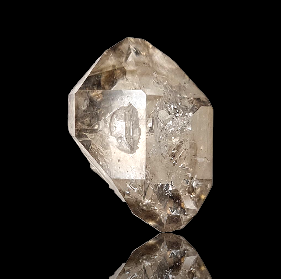 Schaumburger Diamant mit Einschlüssen/Schaumburg diamond with inclusions - Schaumburg