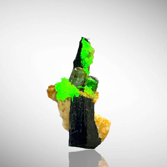Aquamarin/e, Hyalit/e, Schorl - Erongo, Namibia