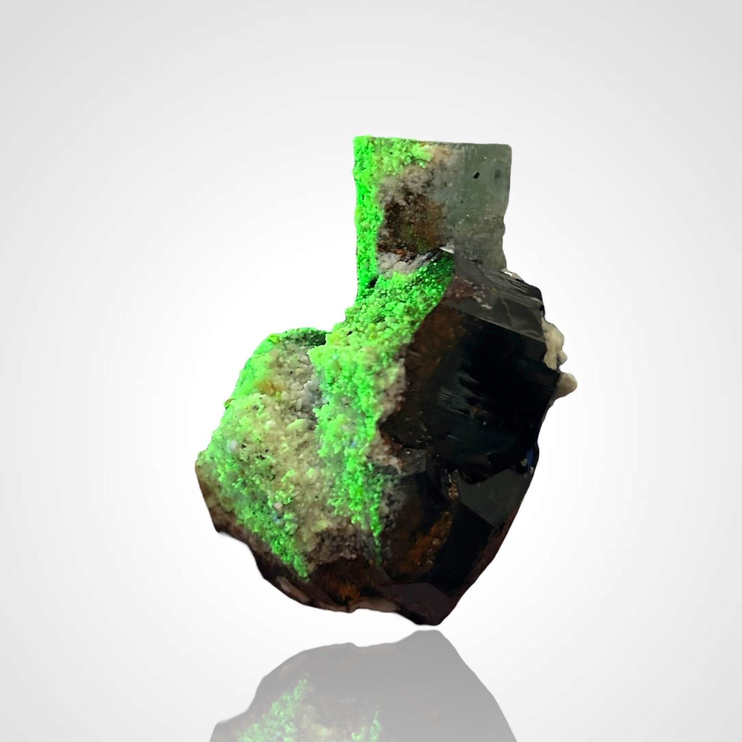 Aquamarin, Schörl, Hyalit - Erongo, Namibia