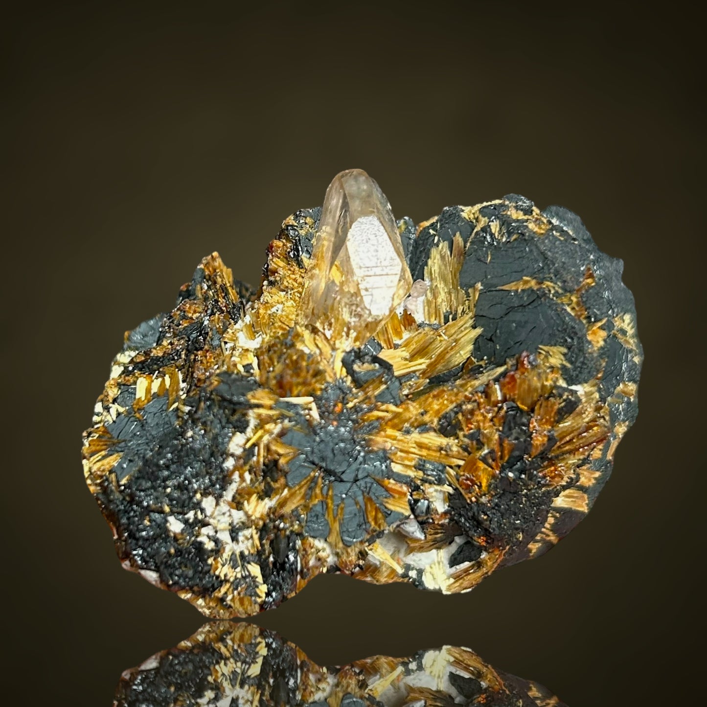Rutile, Hämatite, Quartz suns - Novo Horizonte, Brazil