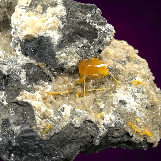 Wulfenit/e, Cerussit/e & Galenit/e - Bad Bleiberg (TL)