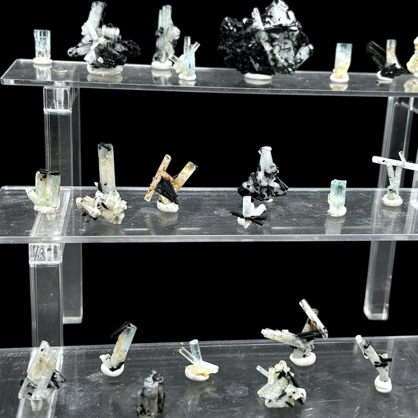 27x Aquamarinkristalle und -cluster - Erongo, Namibia