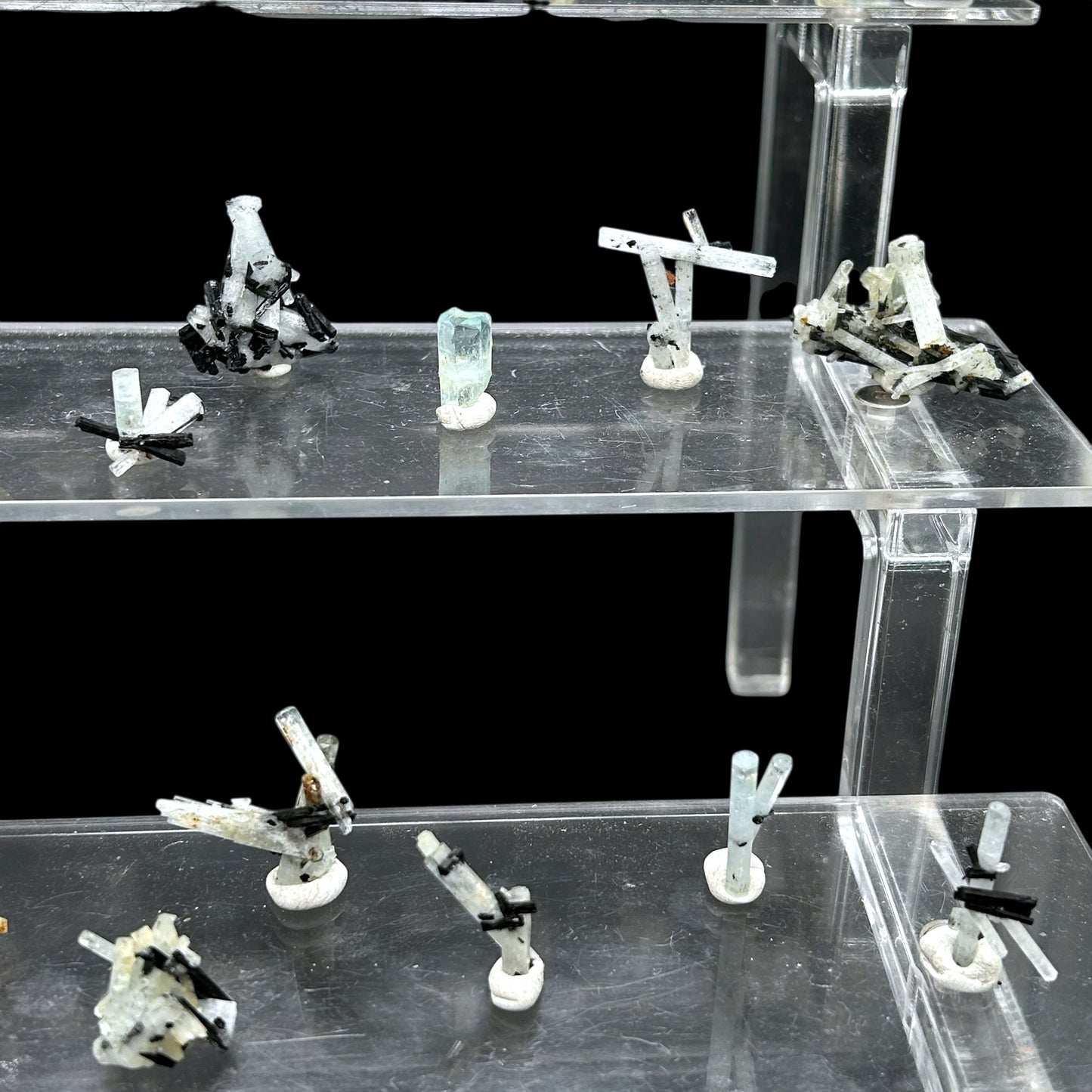 27x Aquamarinkristalle und -cluster - Erongo, Namibia