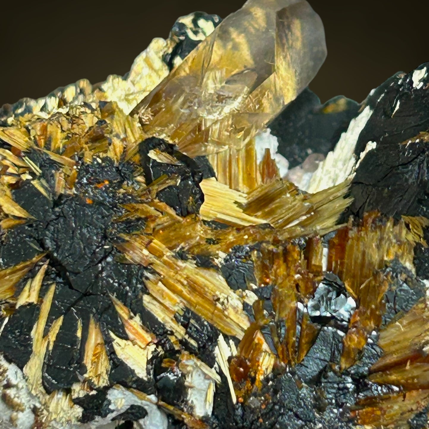 Rutile, Hämatite, Quartz suns - Novo Horizonte, Brazil