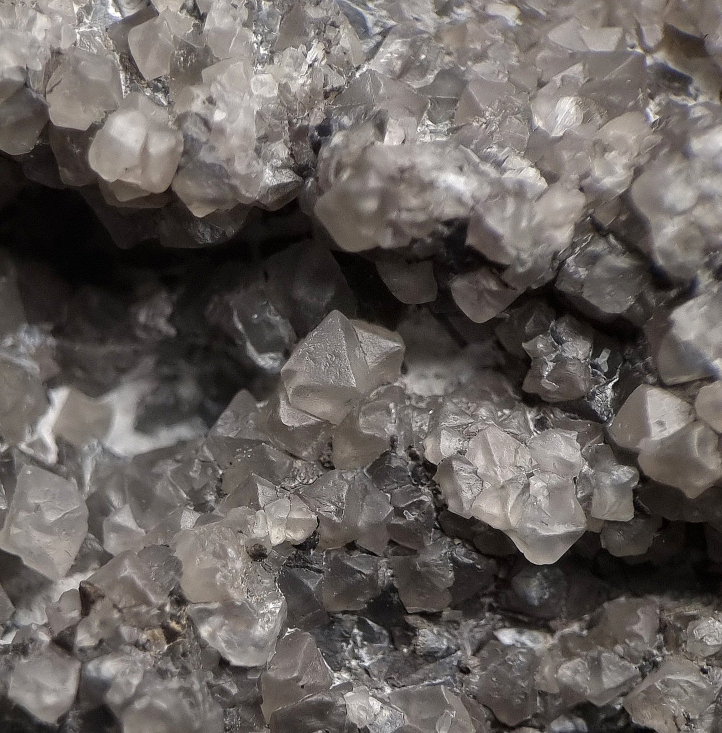 Senarmontit/e - Djebel Hammimat Mine, Algeria
