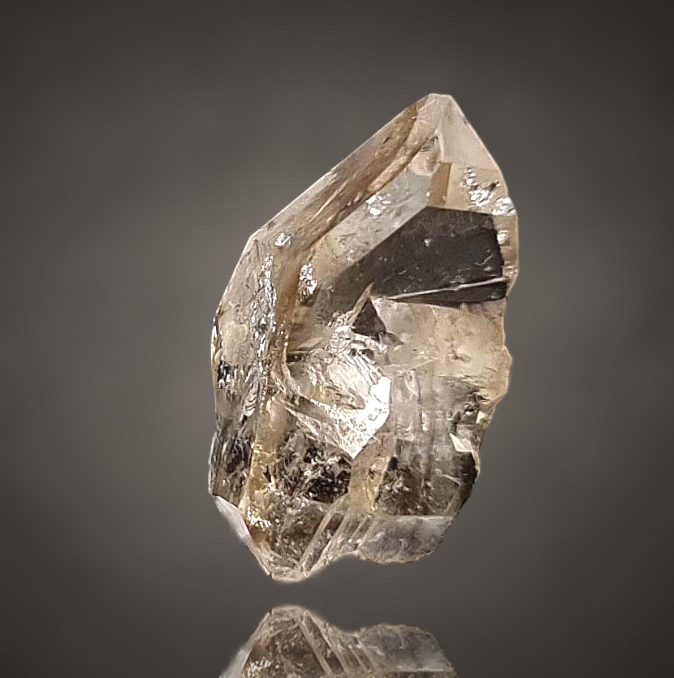 Schaumburger Diamant mit Einschlüssen/Schaumburg diamond with inclusions - Schaumburg