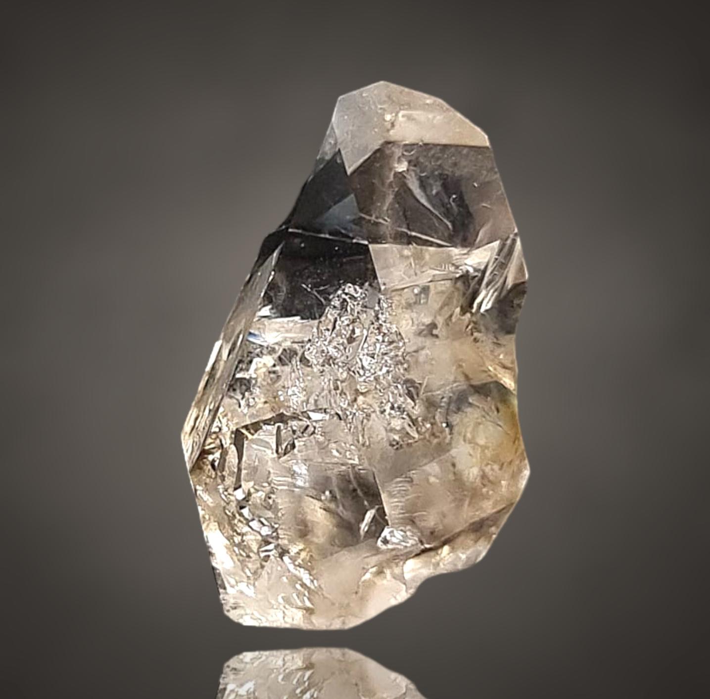 Schaumburger Diamant mit Einschlüssen/Schaumburg diamond with inclusions - Schaumburg