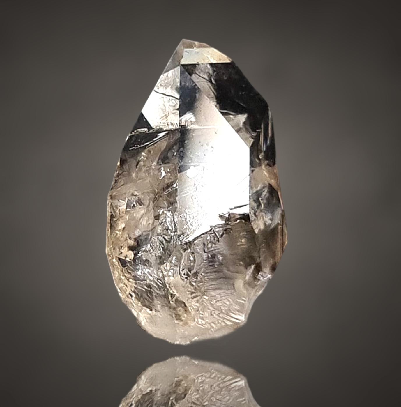 Schaumburger Diamant mit Einschlüssen/Schaumburg diamond with inclusions - Schaumburg