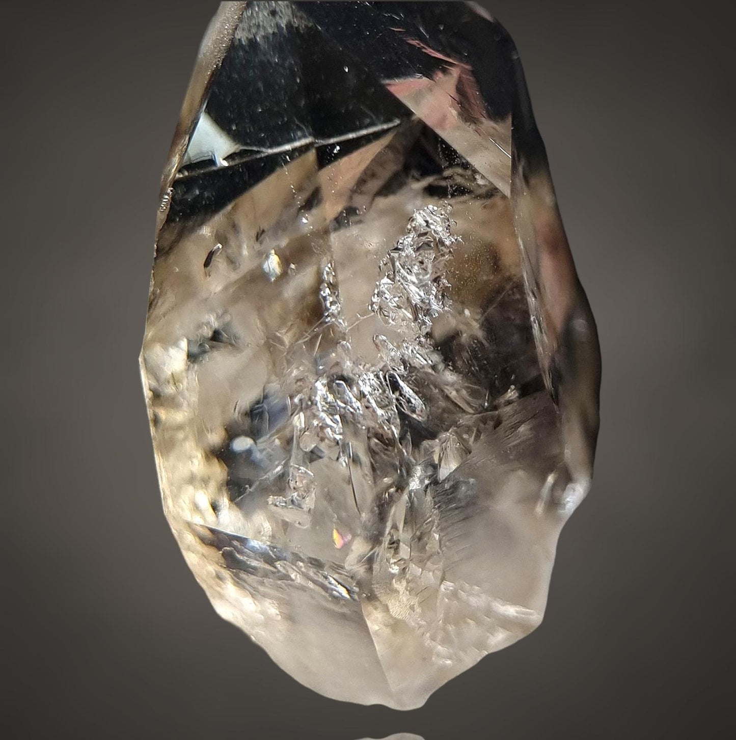 Schaumburger Diamant mit Einschlüssen/Schaumburg diamond with inclusions - Schaumburg