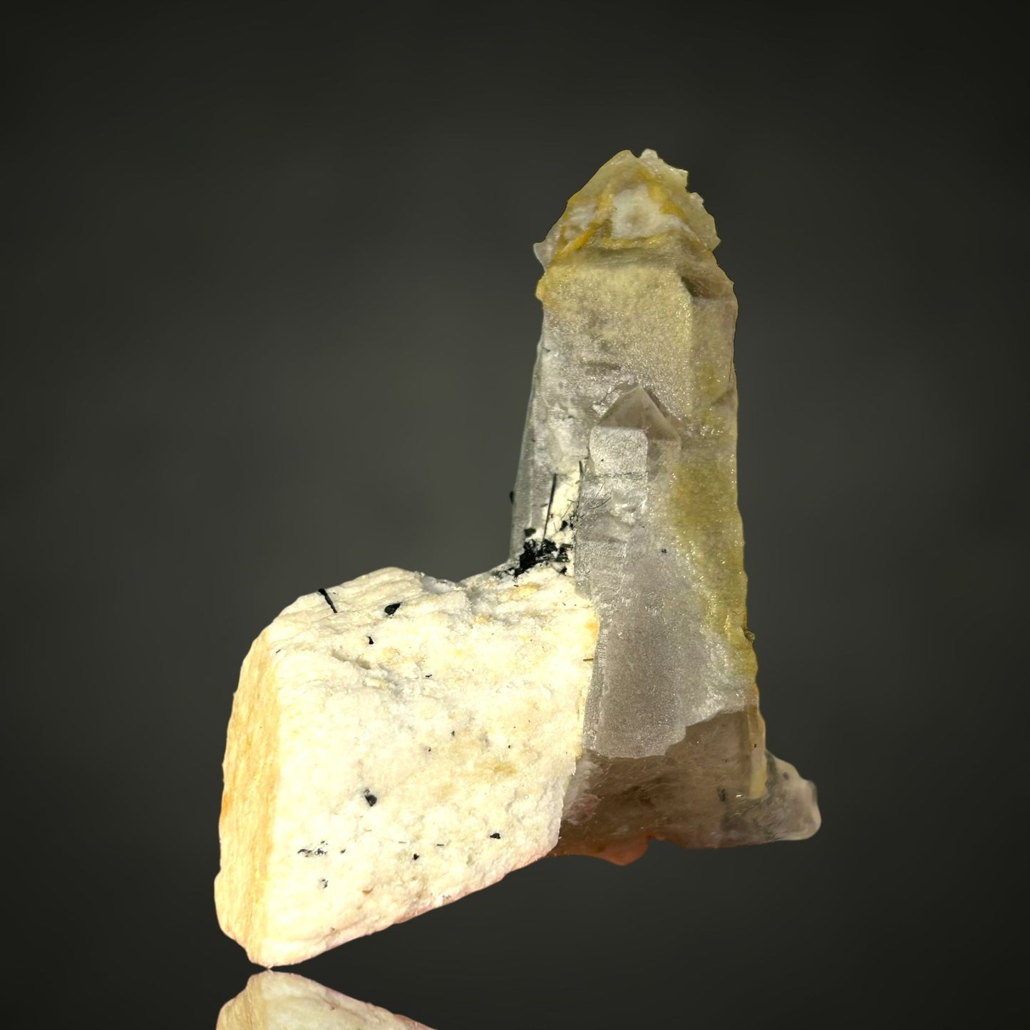 Hyalit auf Quarz und Feldspat – Erongo, Namibia