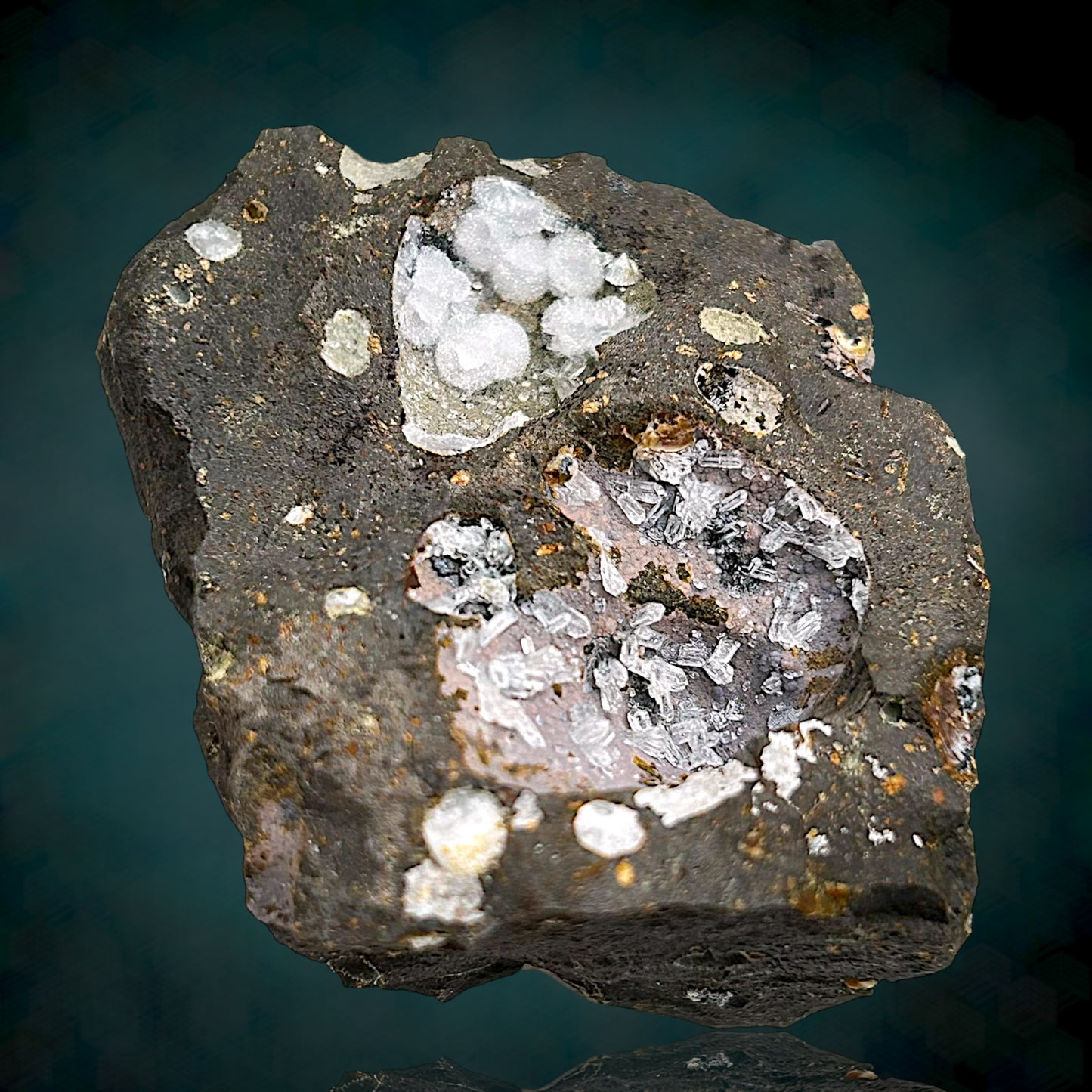 Phillipsite, Chabazite - Vogelsberg, Hessen