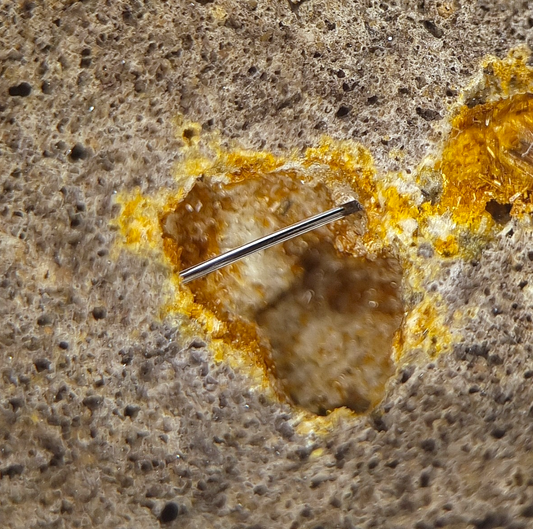 Pseudobrookit - Nickenich, Eifel