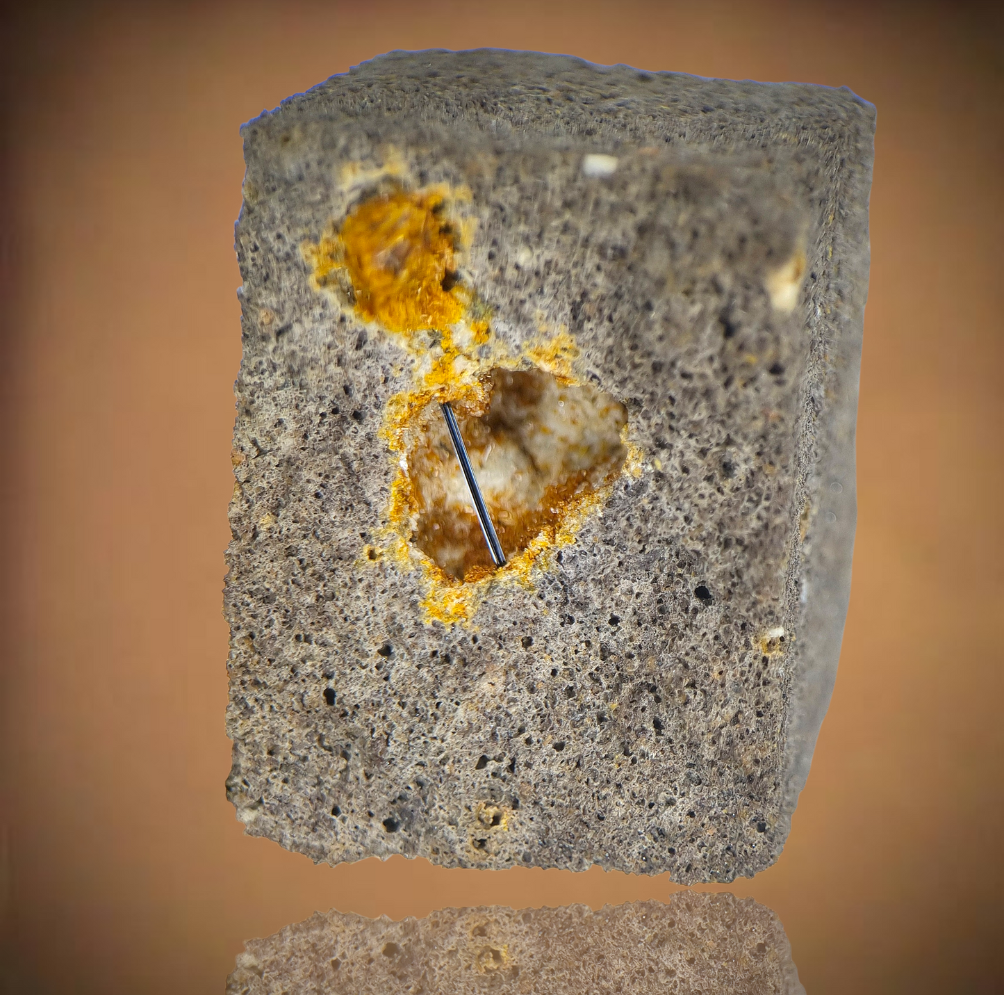 Pseudobrookit - Nickenich, Eifel