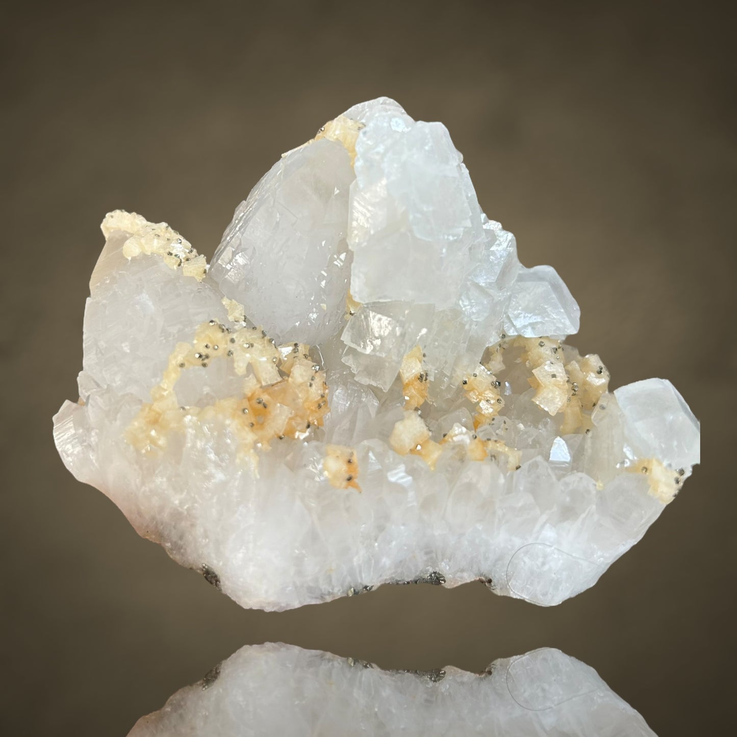 Calcit/e on Quarz, Pyrit/e, Dolomit/e - Baja Sprie, Rumänien