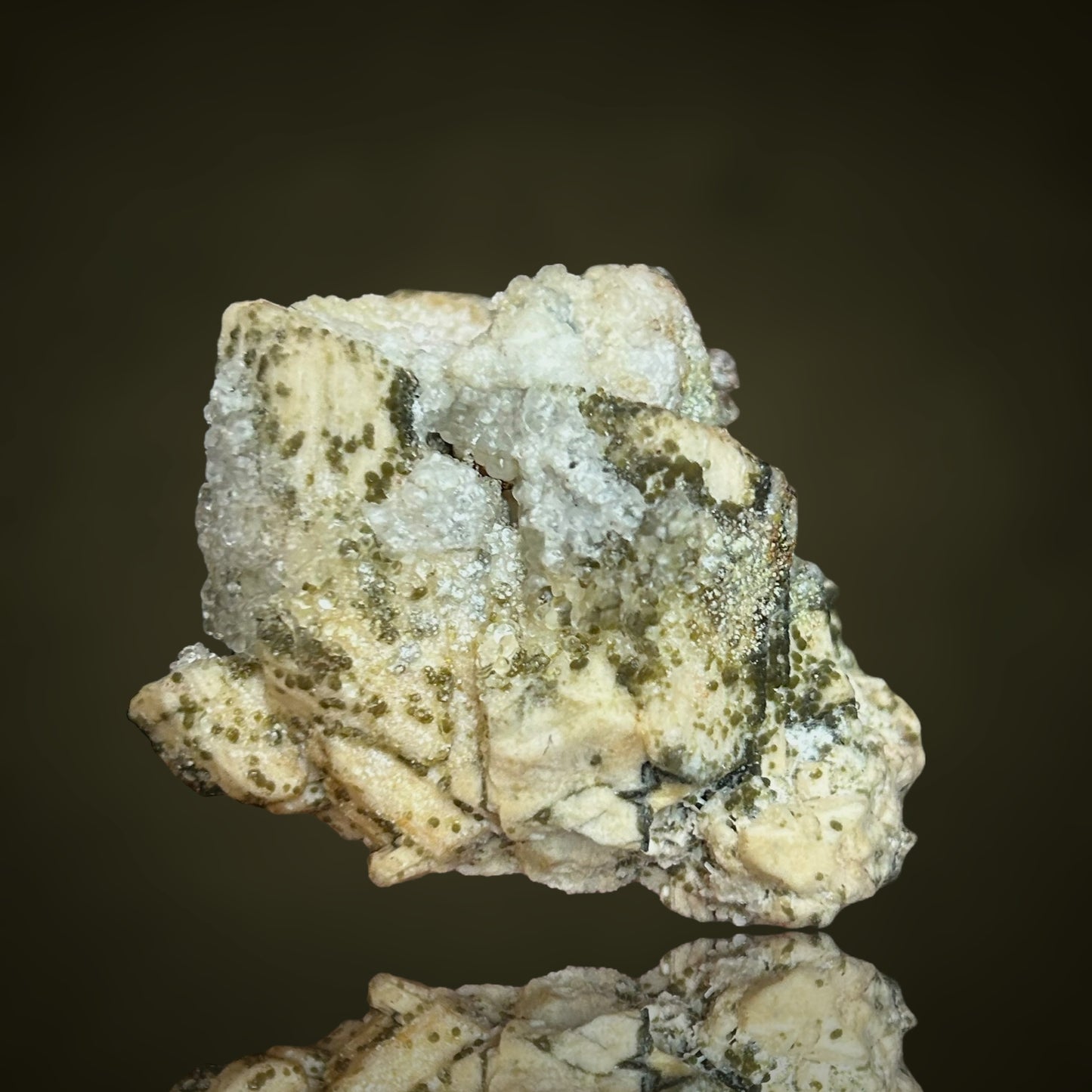 Hyalit/e, Sphaerosiderit/e, Orthoclas/e - Erongo, Namibia