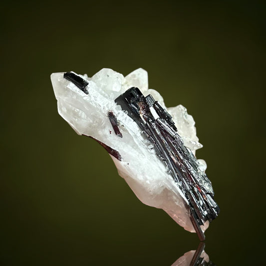 Hübnerite DT on Quartz - Peru