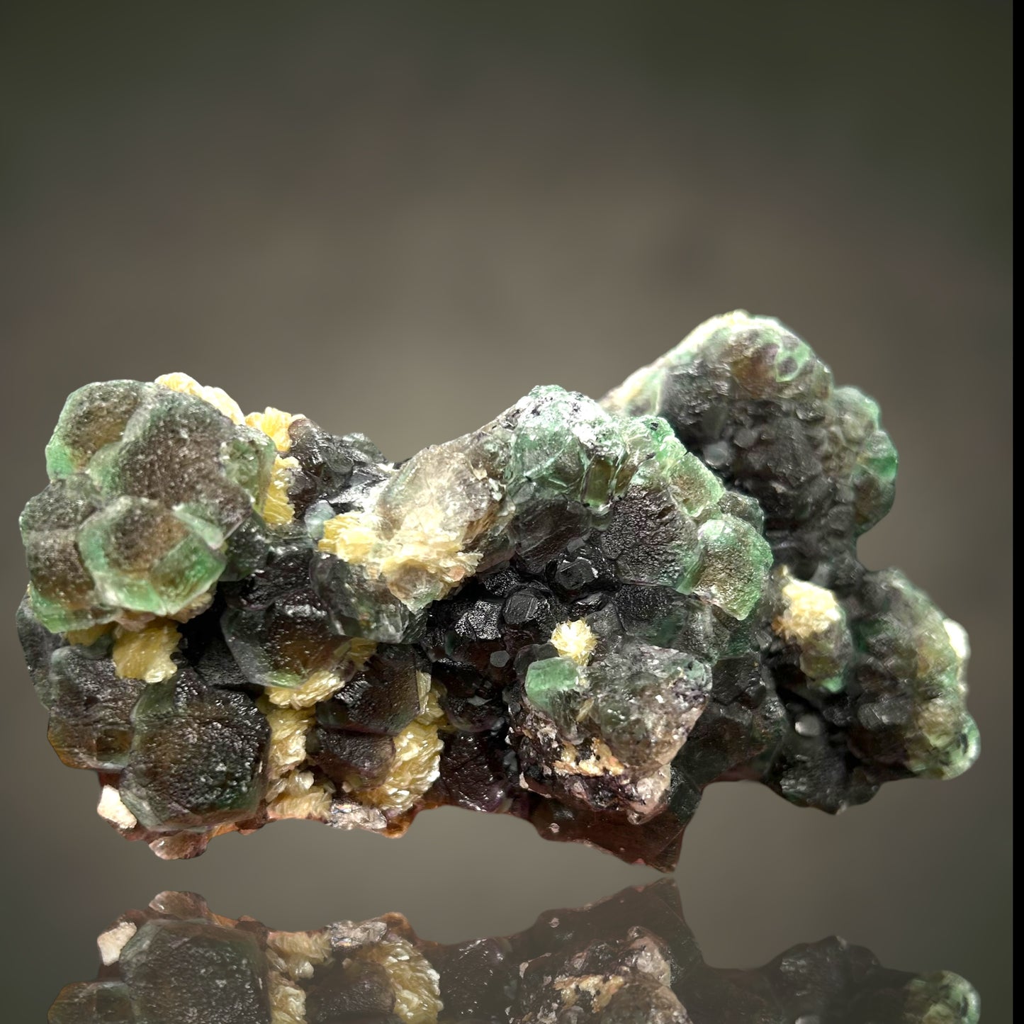 Fluorit, Zinnwaldit, Hyalit – Erongo, Namibia