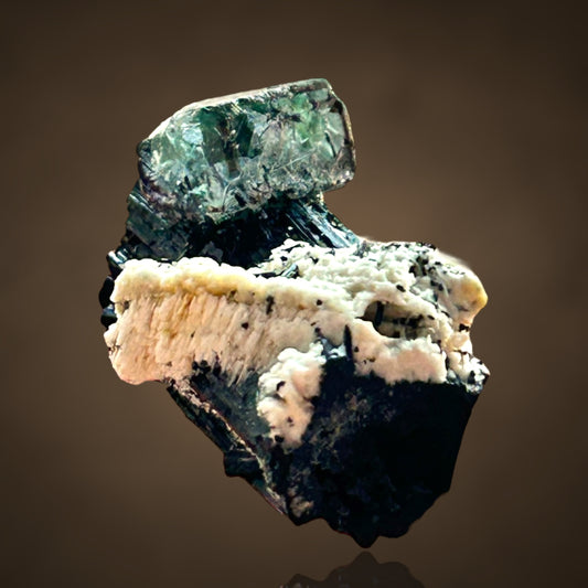 Fluorit auf Turmalin, Feldspat – Erongo, Namibia