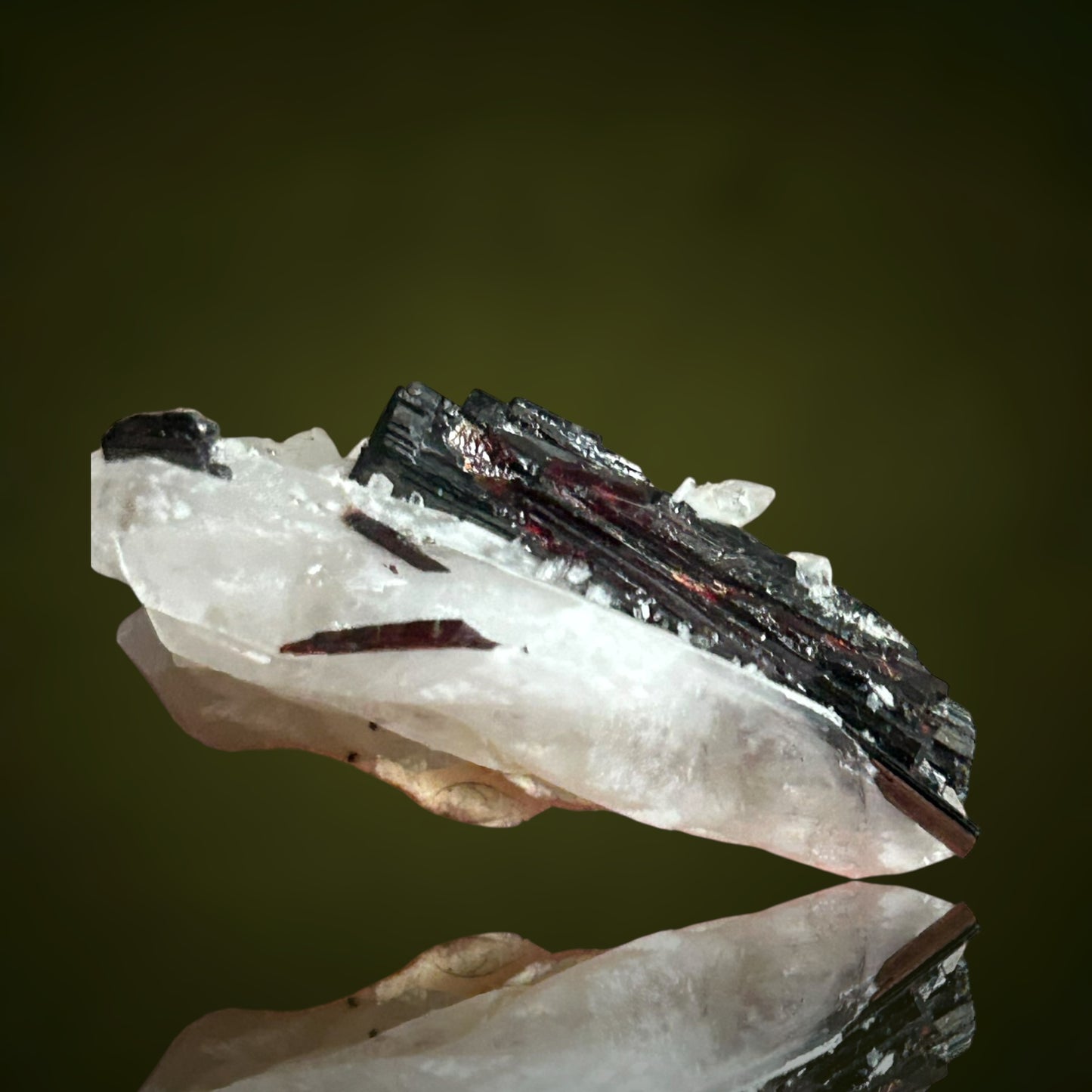 Hübnerit-Doppelender auf Quarz - Peru