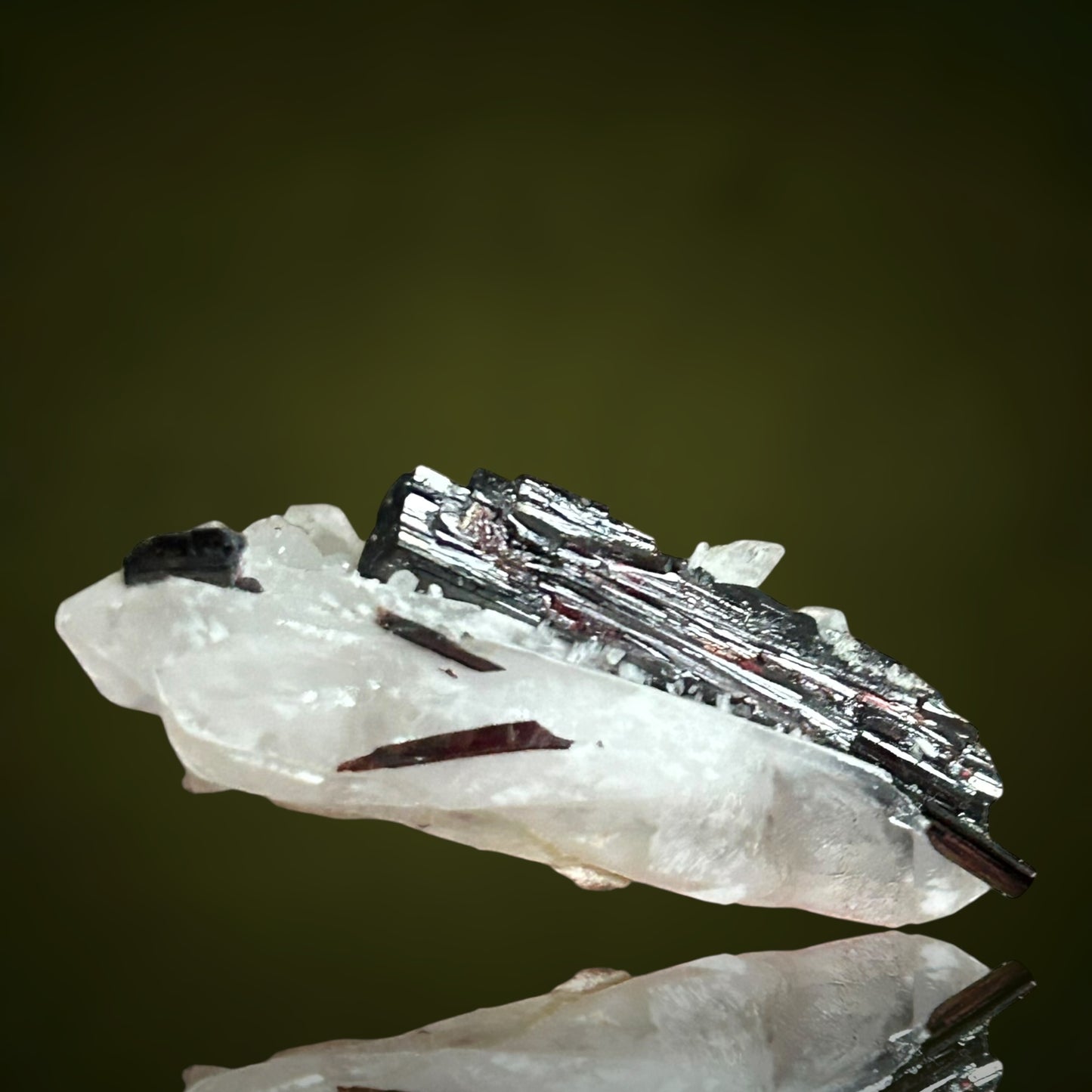 Hübnerit-Doppelender auf Quarz - Peru