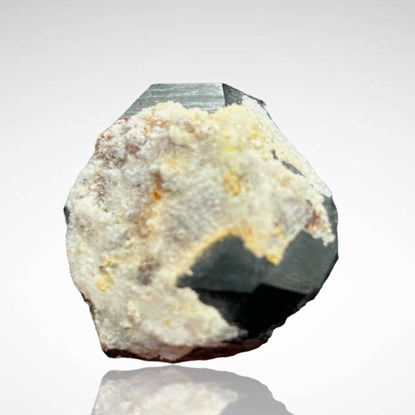 Hyalit auf Schörl-Turmalin - Erongo, Namibia
