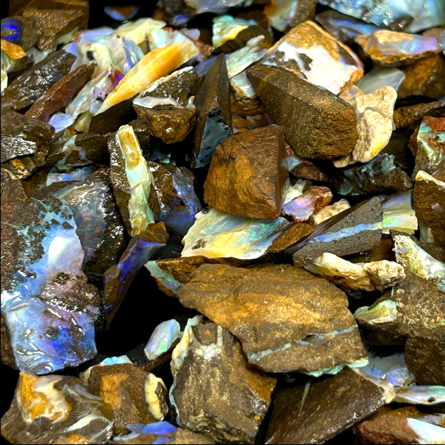 Flashy Boulder Opal 10 gr - Australien