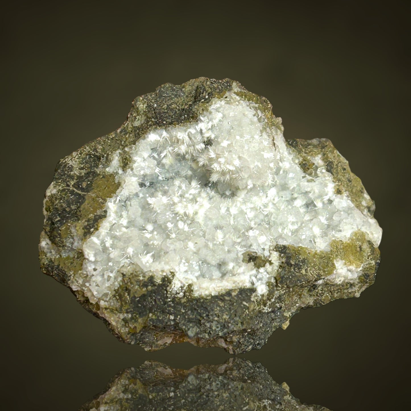 Natrolith, Phillipsit – Hegau, Deutschland