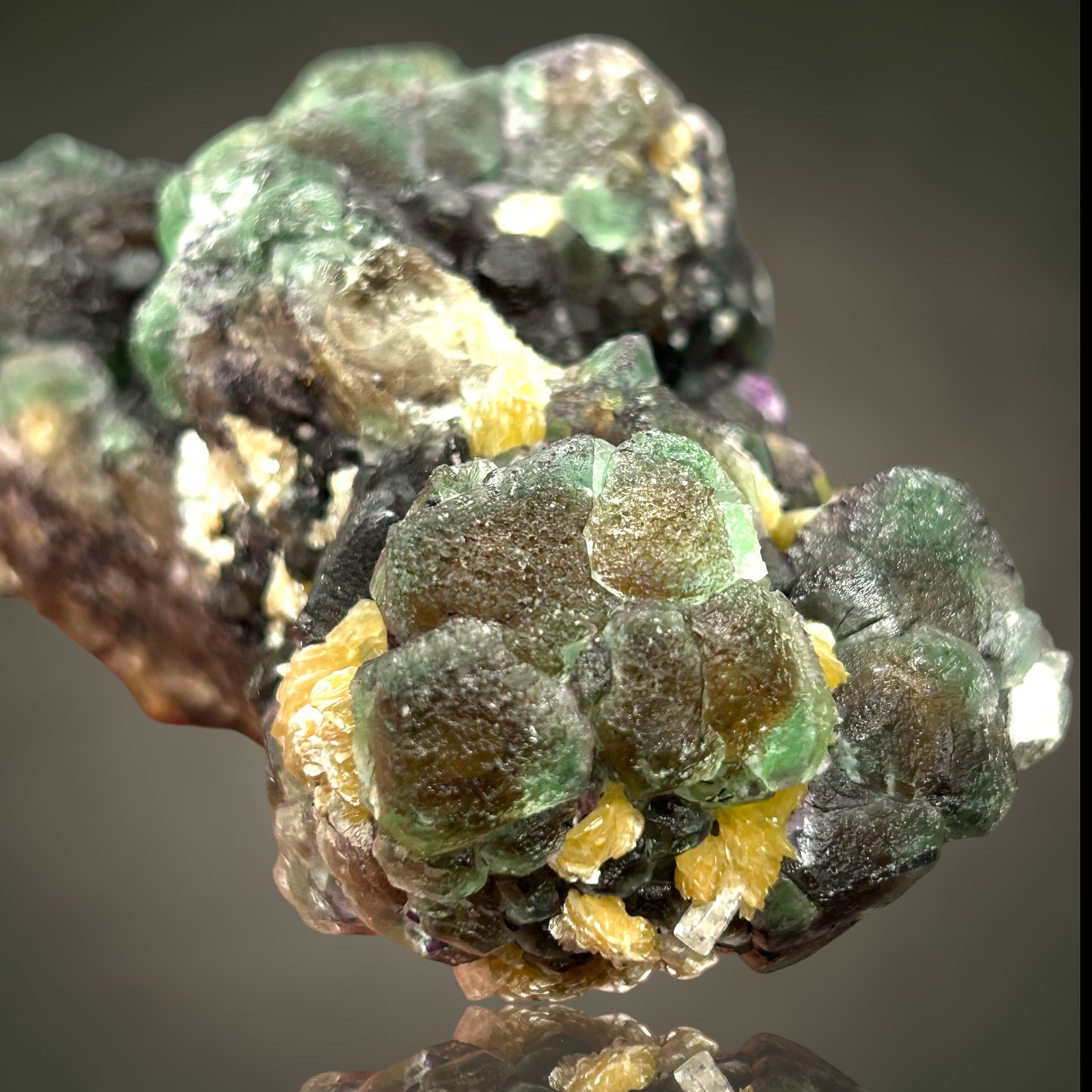 Fluorit, Zinnwaldit, Hyalit – Erongo, Namibia