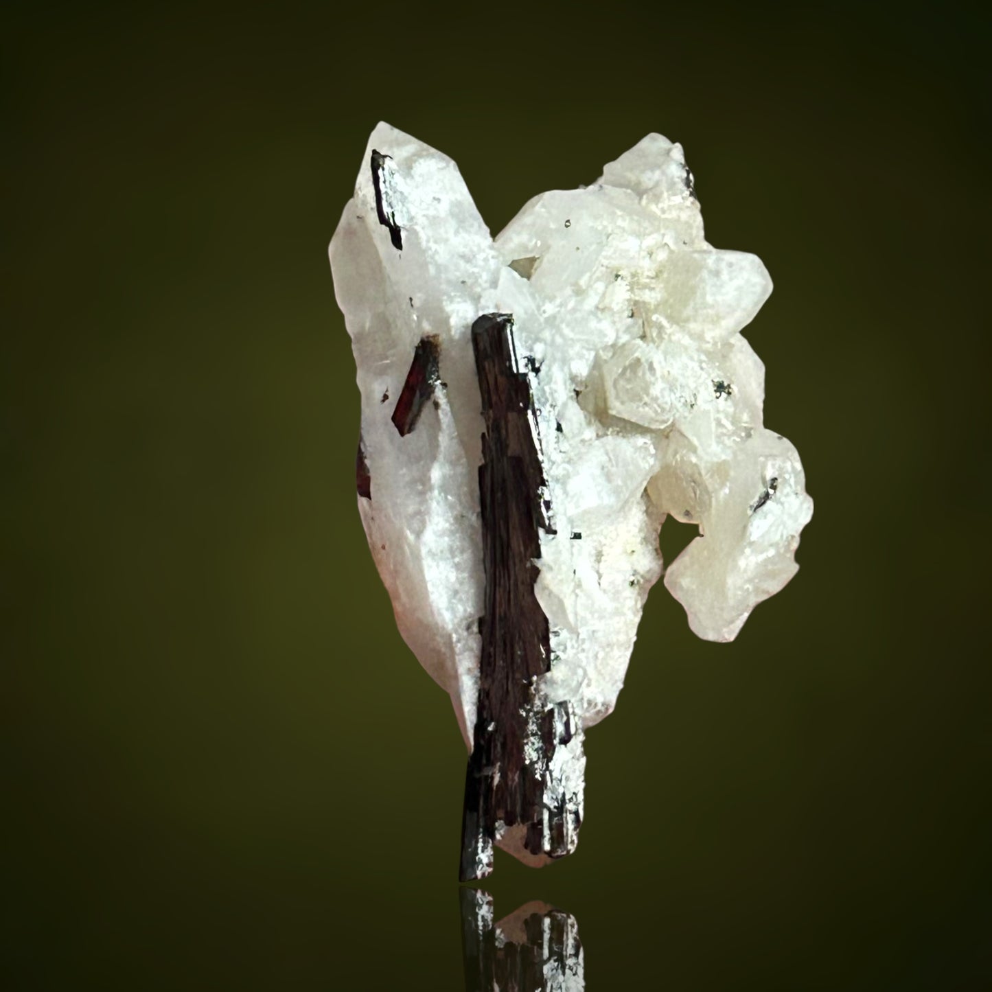 Hübnerit-Doppelender auf Quarz - Peru