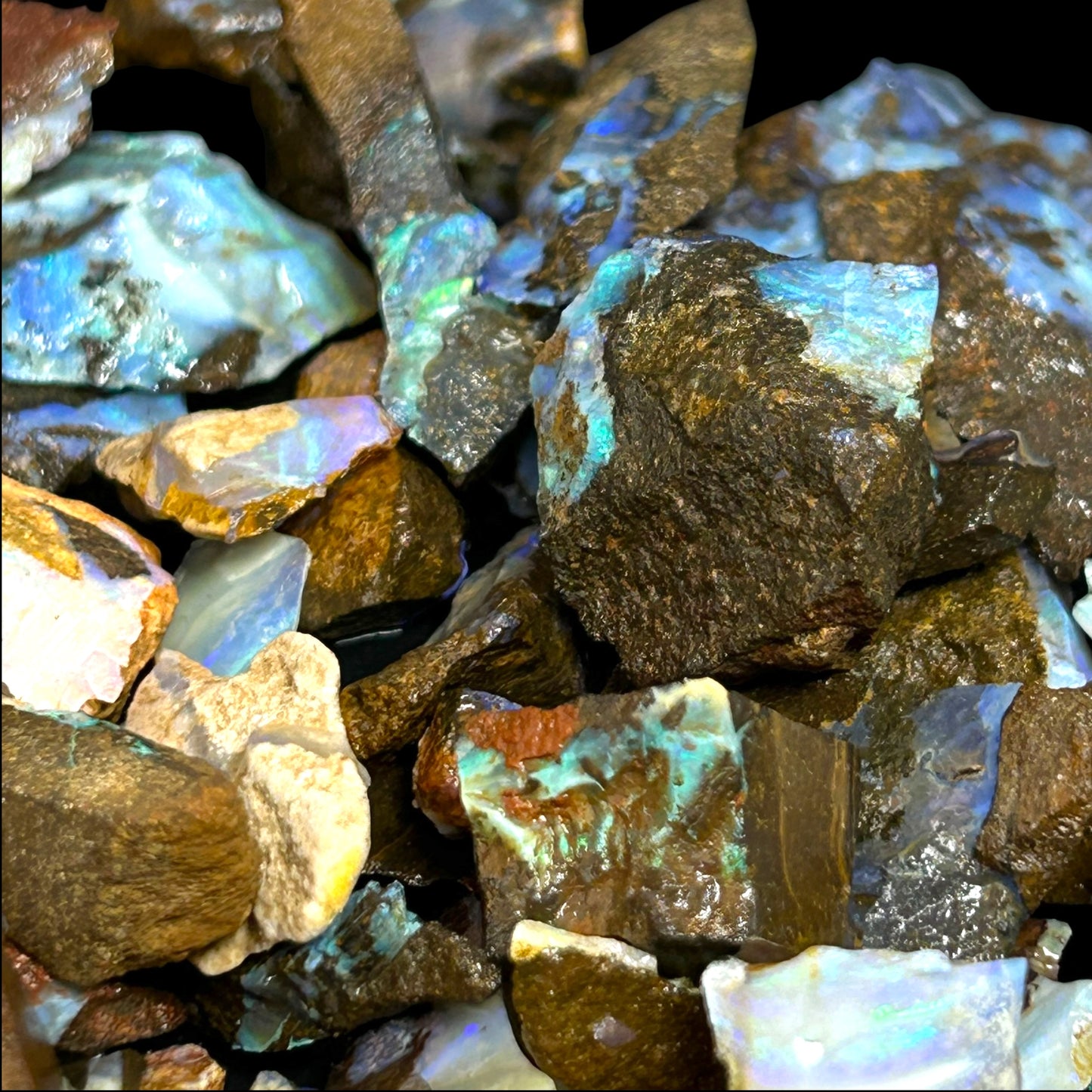 Flashy Boulder Opal 10 gr - Australien