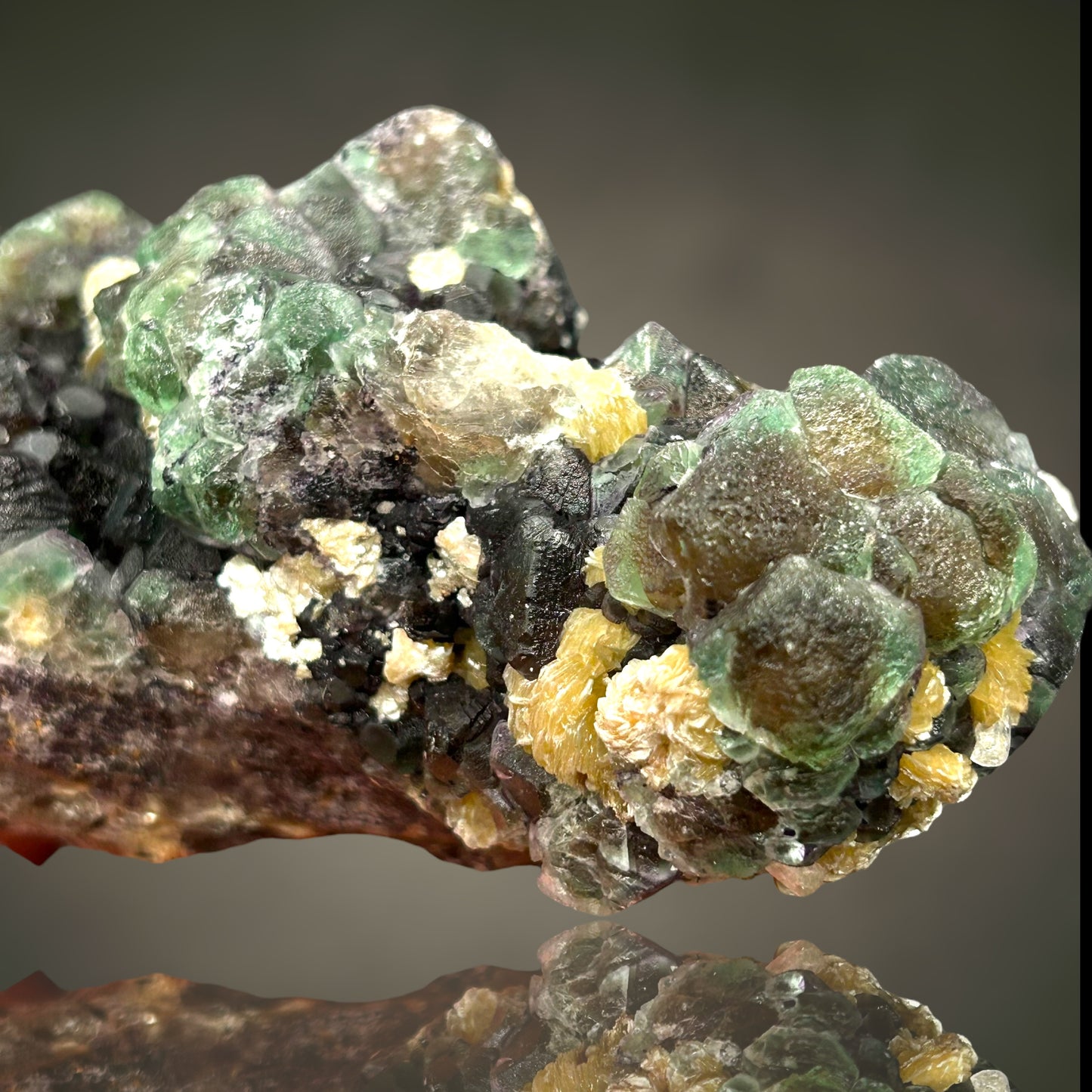 Fluorit, Zinnwaldit, Hyalit – Erongo, Namibia
