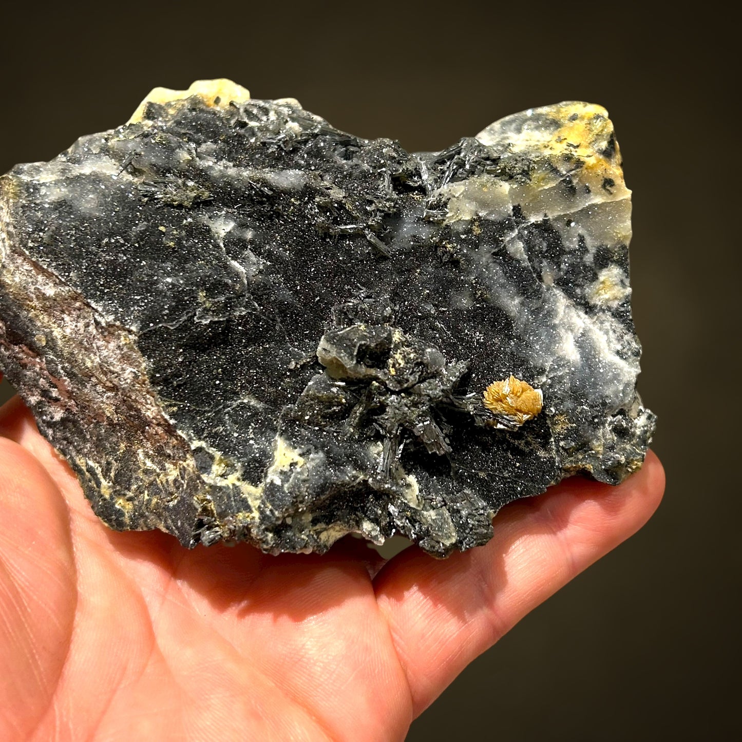 Valentinit, Stibnit – Xikuangshan, China