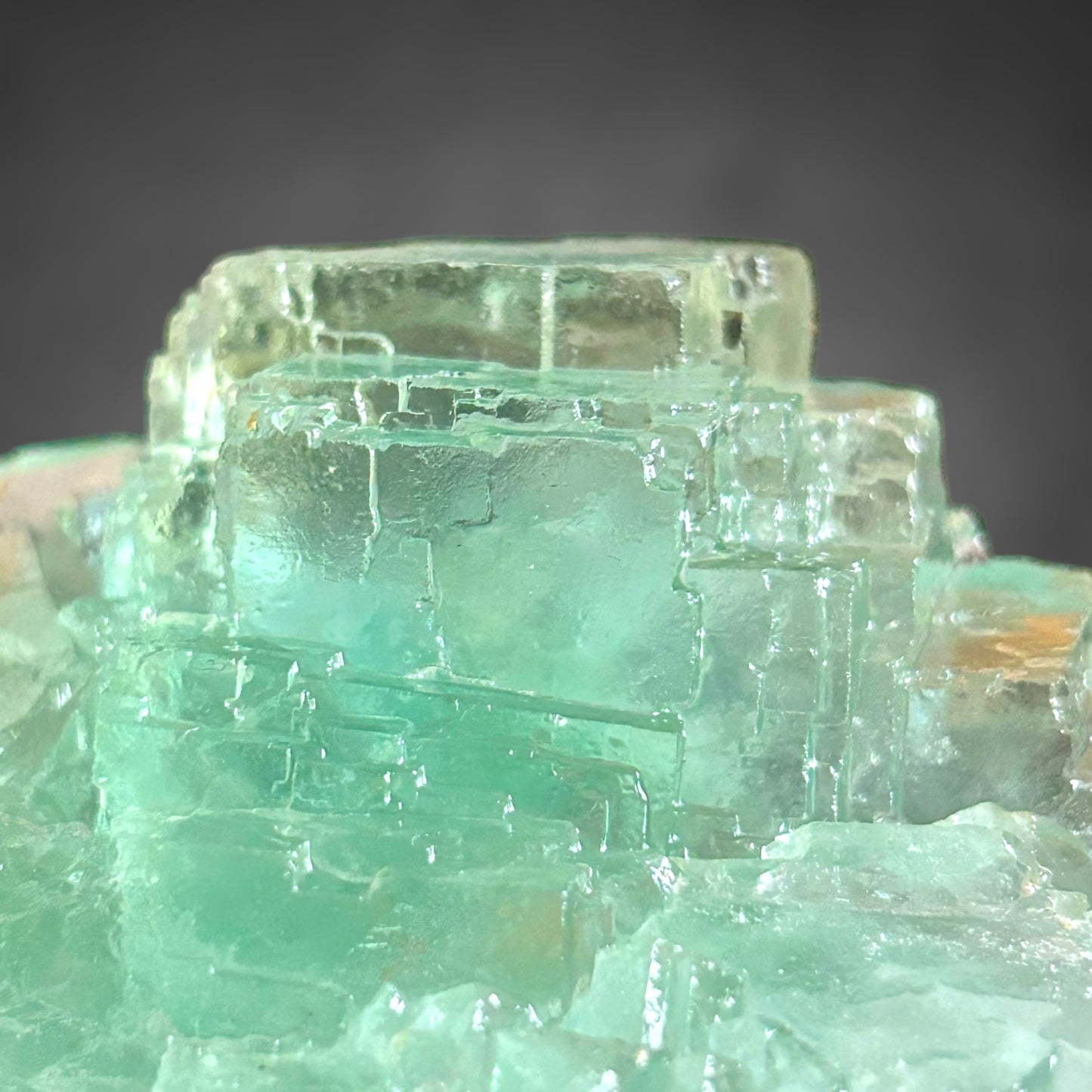 Grasgrüner Fluorit – Erongo, Namibia